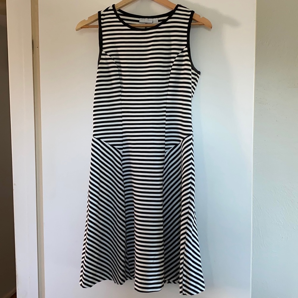 New York and Company black and white dress (size small)